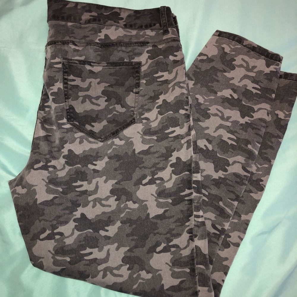 Camouflage Maurice’s Jeggings
